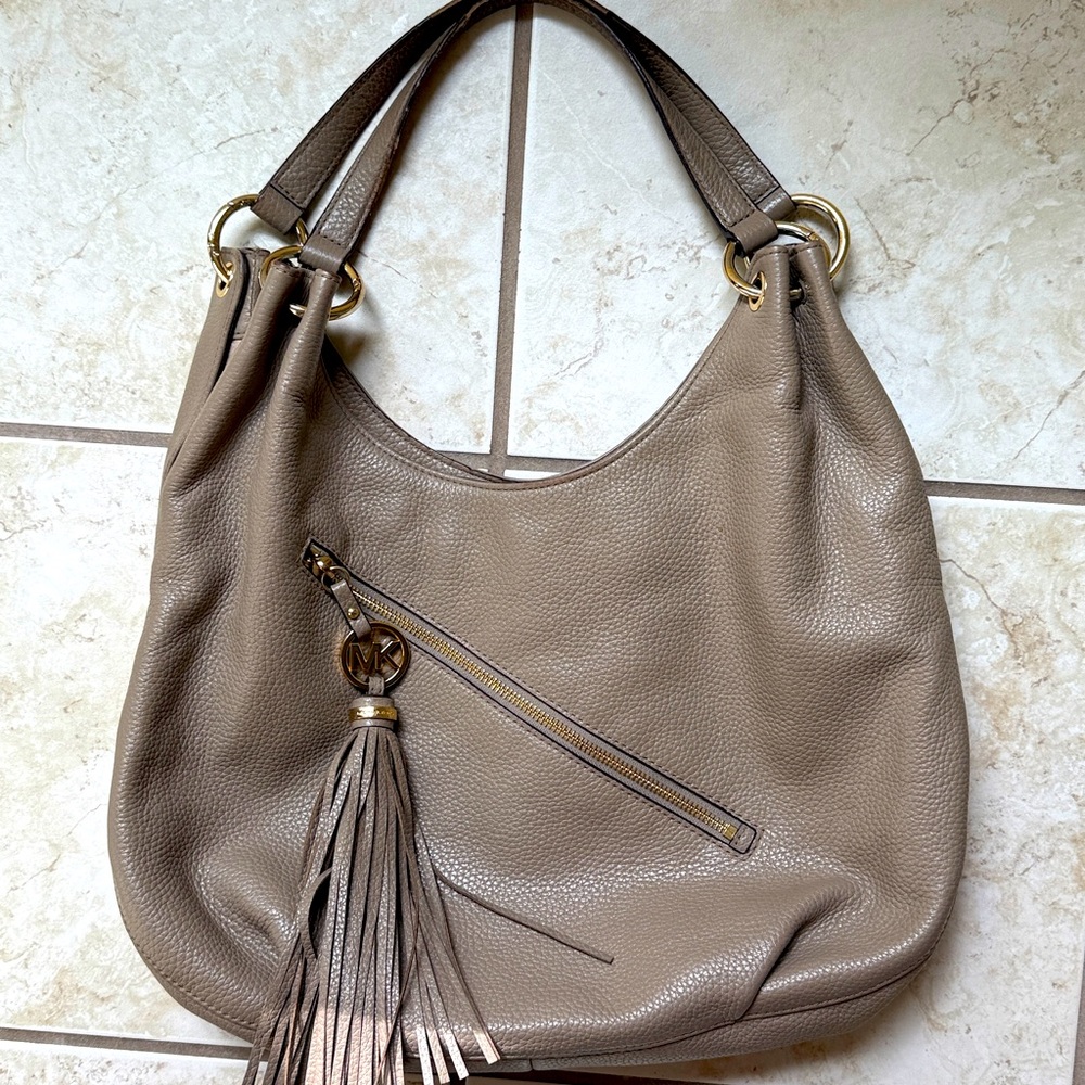 Michael Kors Light Brown Leather Tote Bag with Gold Details - Picture 8 of 11